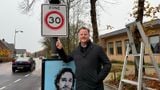 Wethouder Thomas Melisse in de Pastoor van Breugelstraat in Bosschenhoofd.