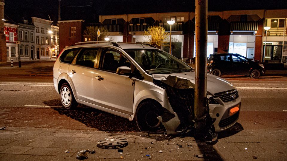 nieuws 112 bergen op zoom ongeluk politie ambulance