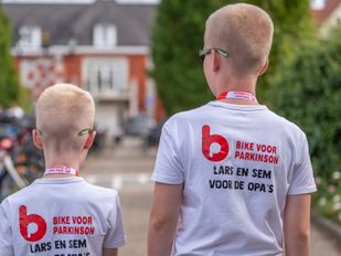 Lars (11) en Sem (9) fietsen weer mee met Bike voor Parkinson: &#8216;Meer kilometers en meer geld ophalen&#8217;