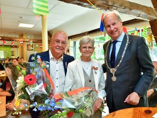 Hart voor de medemens beloond: lintje voor René en Jeanne Mulders
