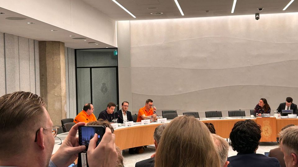 Moerdijkers pleiten voor behoud dorp en eerlijke compensatie: &#8216;Liever doordacht besluit dan snel&#8217;