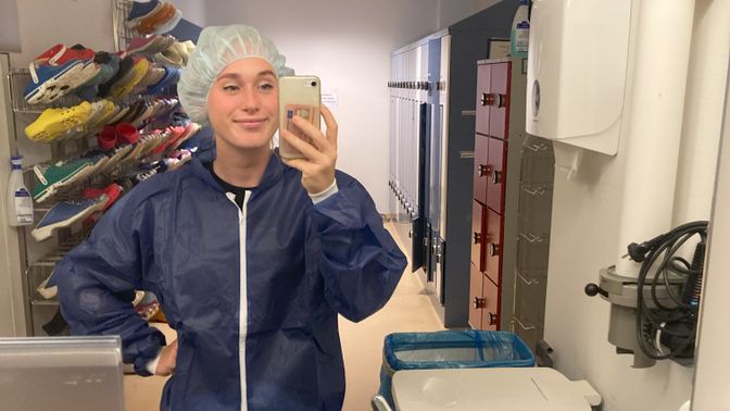 Voor haar studie loopt Alysha coschappen in het ziekenhuis.