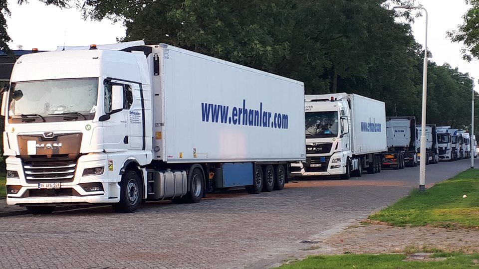Bergen op Zoom en Steenbergen kijken samen naar mogelijkheid voor bewaakte truckparking