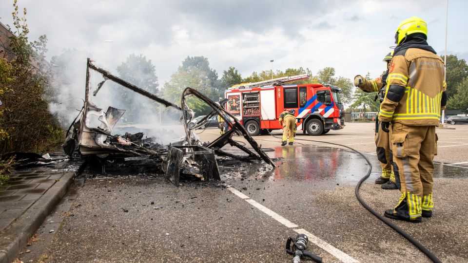 Caravan verwoest door brand Roosendaal