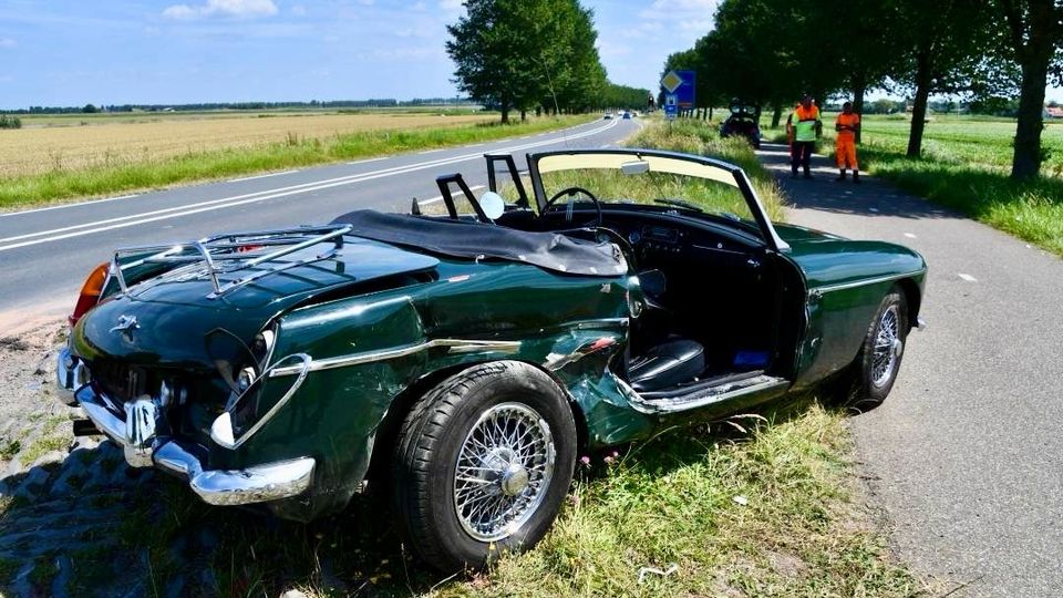 Auto’s botsen Tholen