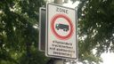 Eerste verbodsbord voor vrachtwagens in Bergse binnenstad onthuld