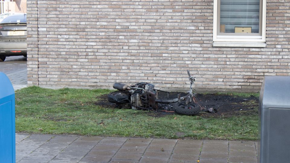 scooter brand politie brandweer bergen op zoom ericalaan