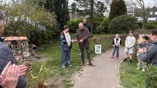 Opening bijenburcht Steenbergen