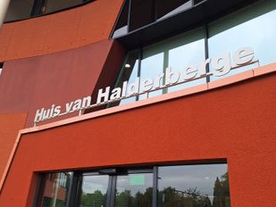 Halderberge wil een &#8216;alleskunner&#8217;: zoektocht naar nieuwe burgemeester gestart