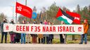 Demonstratie tegen levering F-35 onderdelen aan Israël bij vliegbasis Woensdrecht