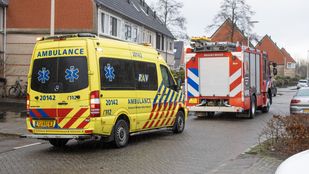 Iets na één uur 's middags werden brandweer en ambulance opgeroepen voor het incident in een huis aan de Stelleweg in Bergen op Zoom.