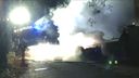 Auto uitgebrand aan Herenweg Bergen op Zoom, vuurwerk mogelijke oorzaak