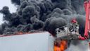 Grote brand bij bedrijfspand op industrieterrein in Etten-Leur