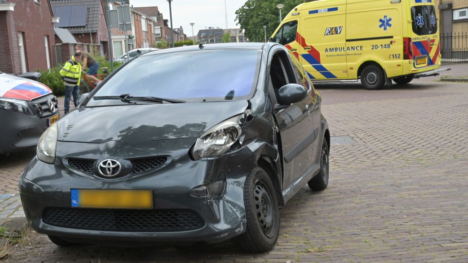 Twee gewonden na botsing op kruising in Etten-Leur