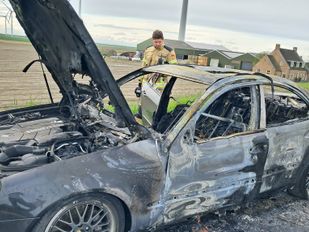 personenauto brand Derde Dijk Sint-Maartensdijk