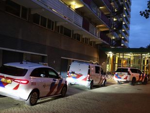 Gewonde bij steekpartij in flat aan Groeshof