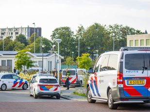 inval politie woonwagenkamp