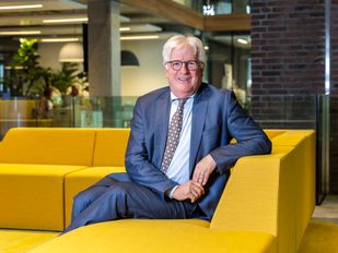 &#8216;Ik ben de vervanger, de invaller&#8217;, legt Erik van Merrienboer uit