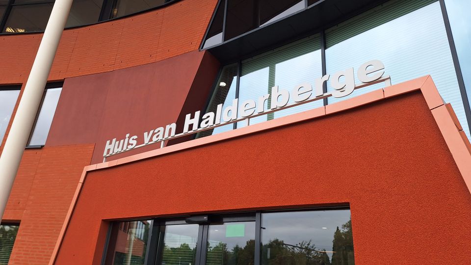 Halderberge wil een &#8216;alleskunner&#8217;: zoektocht naar nieuwe burgemeester gestart