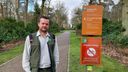 Red de babydieren: hou je hond aan de lijn in het bos