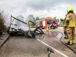 Caravan verwoest door brand Roosendaal