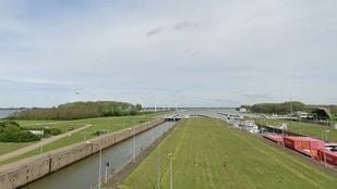 nieuws willemstad volkeraksluizen windmolens