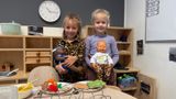 Kinderen maken op spelenderwijs kennis met hun nieuwe basisschool.