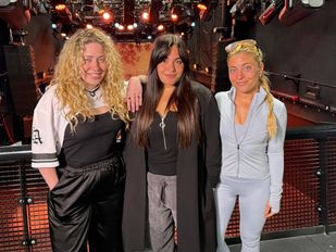 Lisa, Shelley en Amy Vol van OGENE.