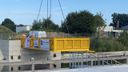 Knalgele rolbrug ligt op z&#8217;n plek: &#8216;Was best even spannend&#8217;