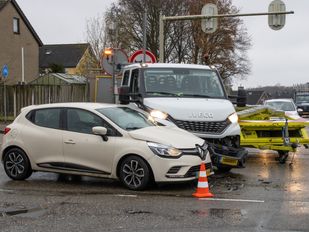 Bestuurder gewond na aanrijding met bestelbus in Bergen op Zoom