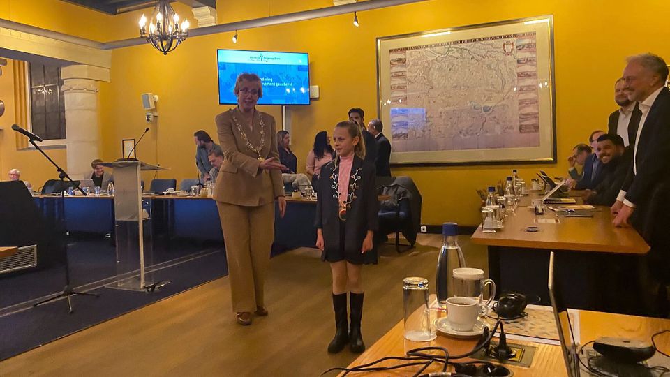 Van schermtijd naar speeltijd: kinderburgemeester Elisa (10) heeft een missie