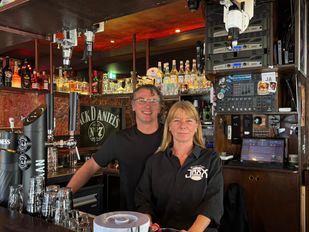 Berend en Natasja nemen samen café JaxX over: &#8216;Het is een jongensdroom die uitkomt&#8217;