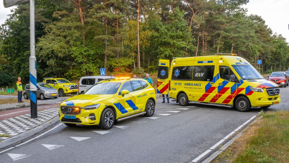112 nieuws botsing ongeluk Bergen op Zoom auto ambulance politie fiets