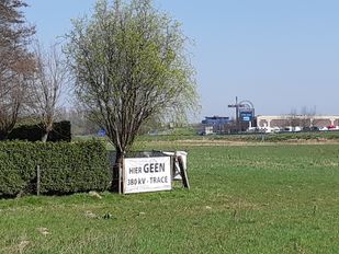 Spandoek Vlietweg 'Hier GEEN 380 kV - tracé'