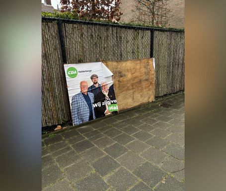 Verkiezingsposter CDA Halderberge vernield