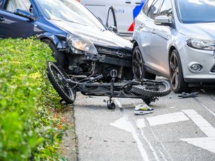 Twee mannen mannen aangehouden na achtervolging, botsingen en opzettelijke aanrijding