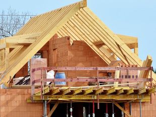 Een woning in aanbouw