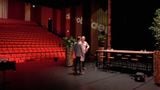 Wethouder Rene Verwijmeren en directeur Wim Staassens (rechts) in de grote zaal van de Nobelaer.