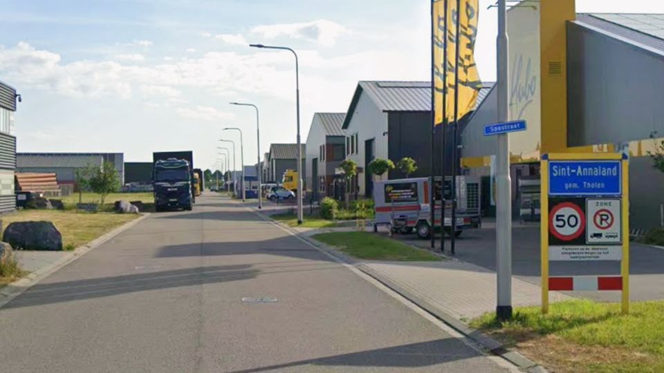 Zorgen over laden en lossen van buizen in Sint-Annaland