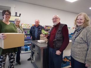Na zes jaar eindelijk nieuw plafond voor buurtwinkel Woensdrecht