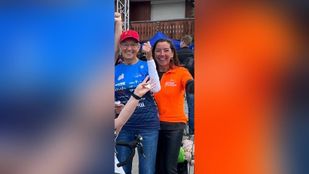 Anjo van Tilborg wandelen Alpe d'HuZes