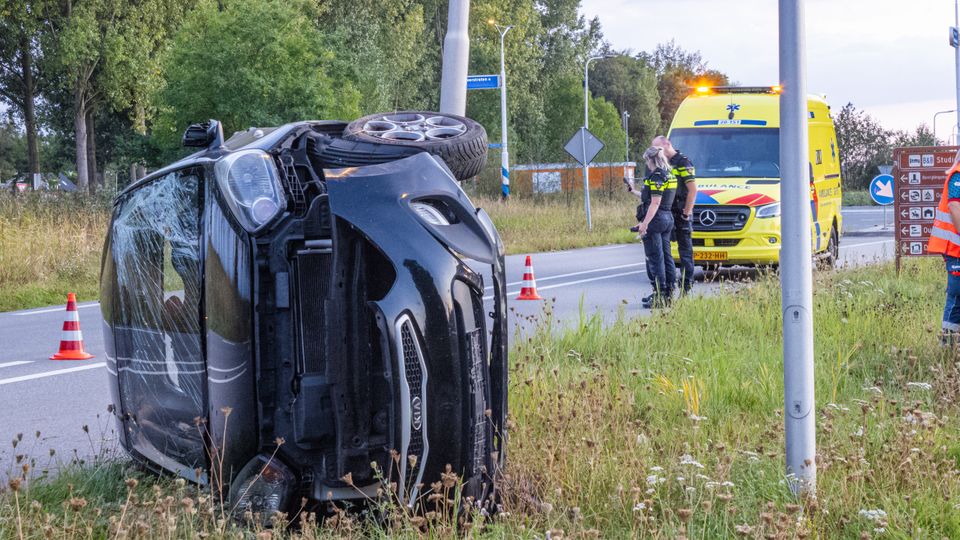 112 Steenbergen nieuws Brabant politie ongeluk auto botsing ambulance