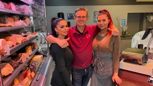 Esmee, Maurice en Aboney Heeren van Slagerij Heeren.