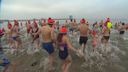 Tintelen over het hele lijf na Bergse Nieuwjaarsduik