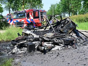 Caravan gaat in vlammen op aan Antwerpseweg in Rijsbergen