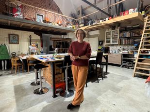 Van smederij naar Glasfabriek: Mariëlle laat de magie van glas zien