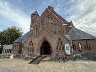 Het nieuwe dorpshuis van Hoeven.