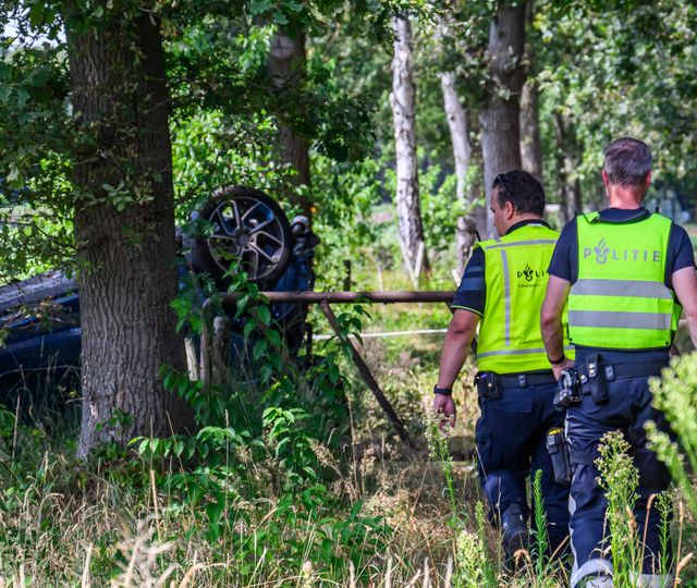 Man en hond overleden na ernstige crash op A58