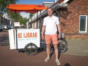 Van zelfgebouwde ijsbakfiets naar bloeiend bedrijf: Benjamin (24) fietst nog elke dag door Bergen op Zoom