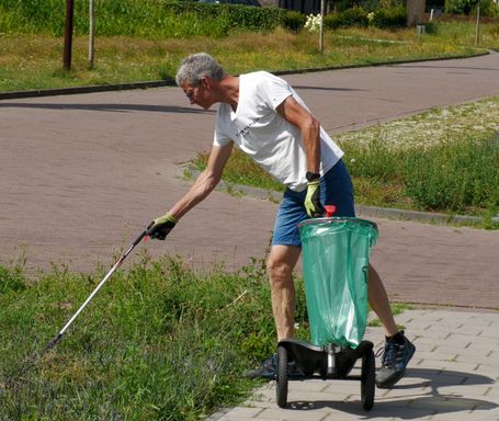 Rutger van Klerk (60) ruimt afval op in Oud-Gastel